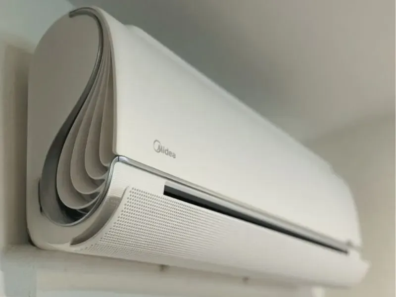 Multisplit klimatizace Midea v bytovém domě v Ostravě - foto 2